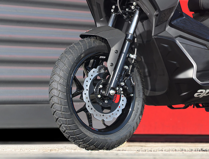 Vue pneu du SR GT Aprilia